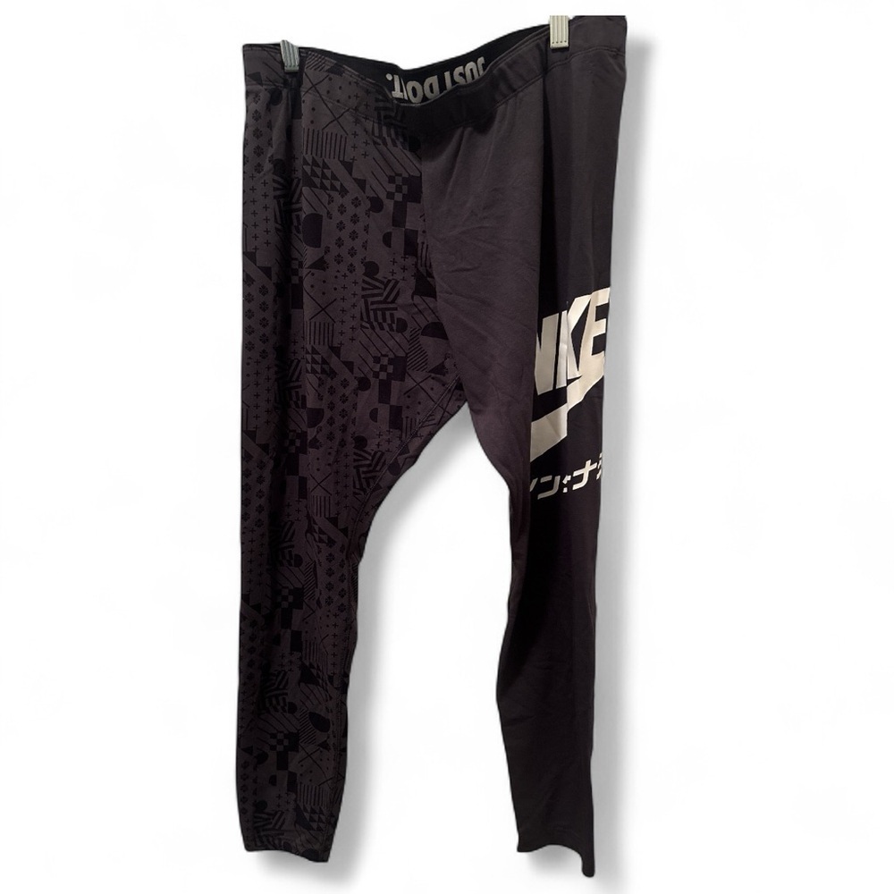 Nike black Graphic Leggings